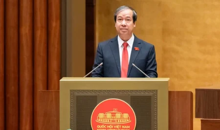 Quốc hội quyết một bộ sách giáo khoa toàn quốc từ năm học 2026-2027, bỏ cấp bằng tốt nghiệp THCS